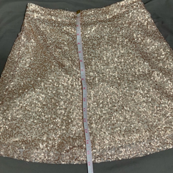 Rose Gold sequin mini skirt from American Eagle - Picture 7 of 10